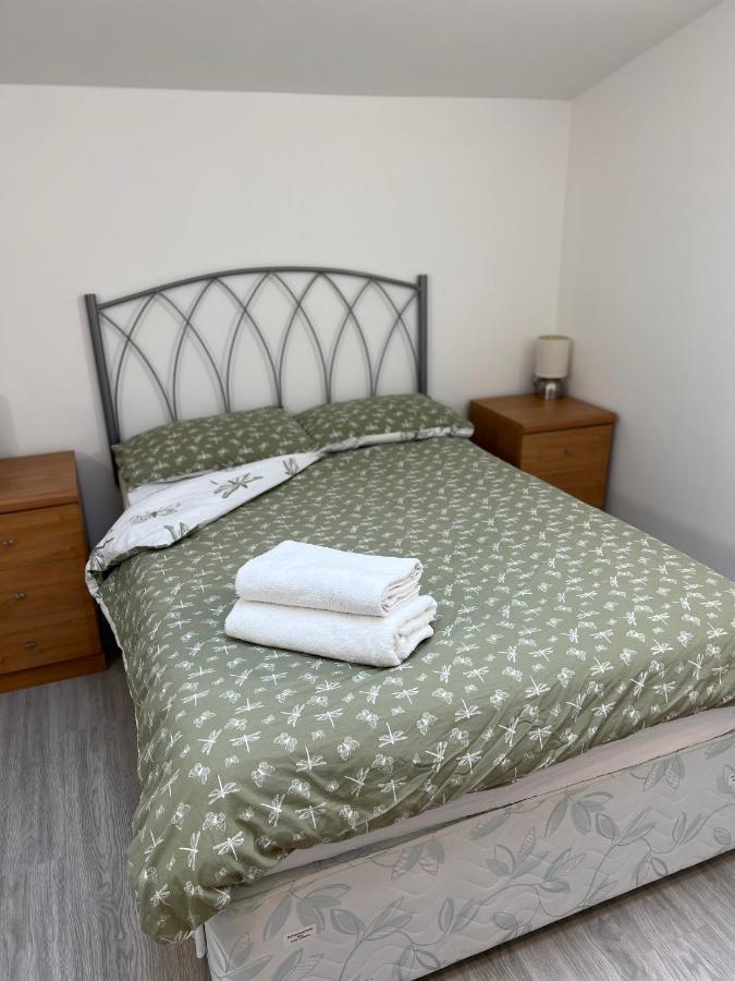 Double Room With En Suite Brand New Лондон Экстерьер фото