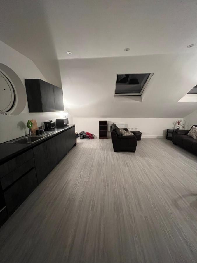 Double Room With En Suite Brand New Лондон Экстерьер фото